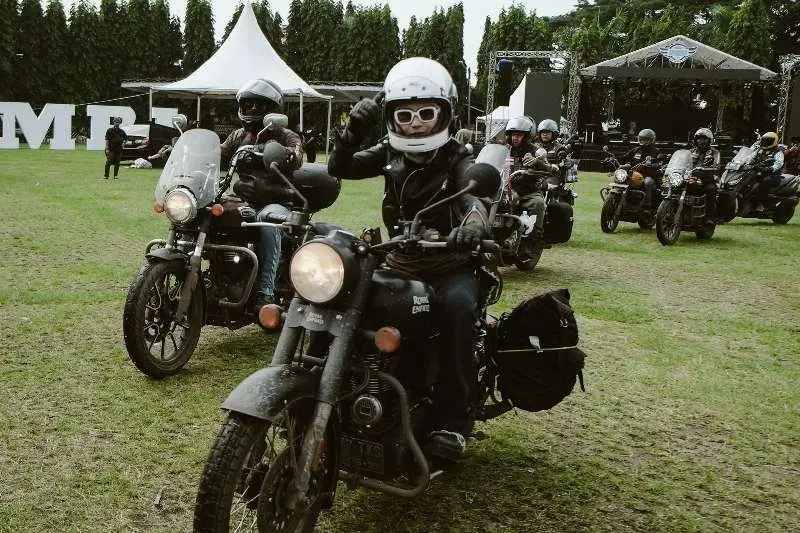 Lady biker